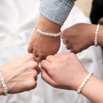 4 Perlenarmbänder Brautjunfer – TEAM – Bild 5