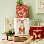6 bunt bedruckte Geschenktüten – Nussknacker – Bild 6