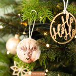 13 Weihnachtskugeln aus Pappmaché – Weiss – Bild 6