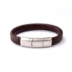 Herrenarmband Flaches, dunkelbraunes, geflochtenes Leder kombiniert mit Stahl in antikem Silber.