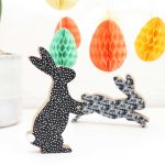Ostern Holzaufsteller Hasen Puschelschwanz – Bild 4