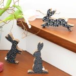 Ostern Holzaufsteller Hasen Puschelschwanz – Bild 6
