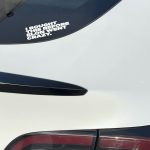 Tesla Autoaufkleber "I BOUGHT THIS BEFORE ELON WENT CRAZY" Weiss – Bild 2