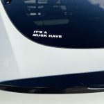 Tesla Autoaufkleber "IT'S A MUSK HAVE" Weiss – Bild 2
