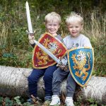 Liontouch® Edler Ritter Spielzeugschwerter & Schilde, Blau & Rot – Bild 5