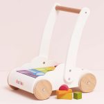 Lauflernwagen mit Klötzen in Regenbogenfarben – Bild 4