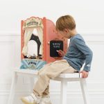 Tischpuppentheater aus Holz – Bild 4