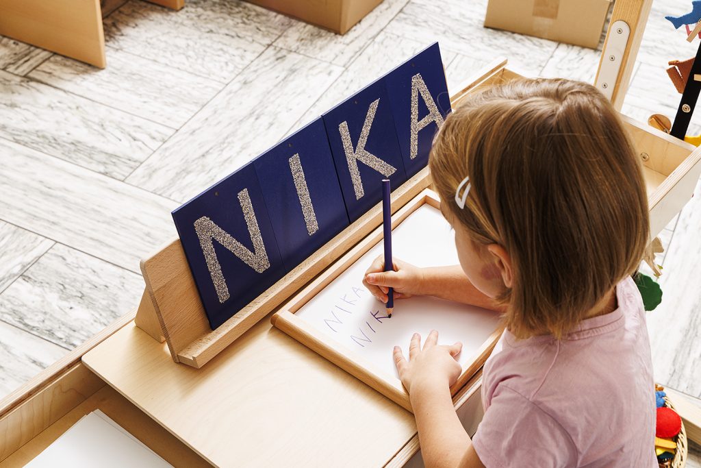 Erkennungsschild. Holz Serie A