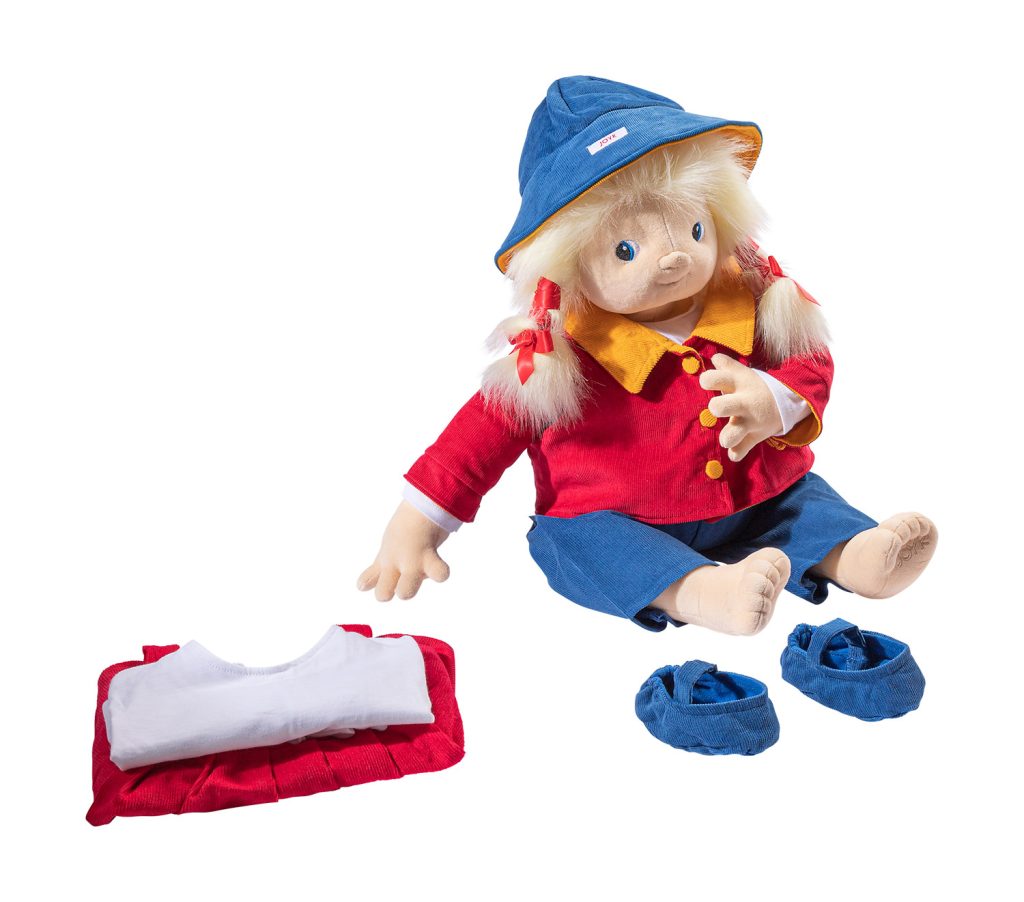 Nelly mit Kleiderset